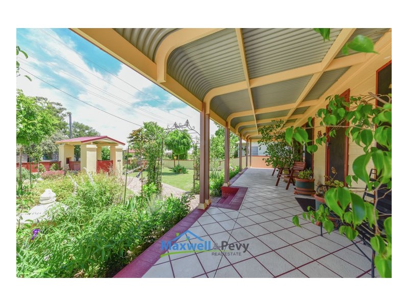 24 Parry Street, Tamworth NSW 2340