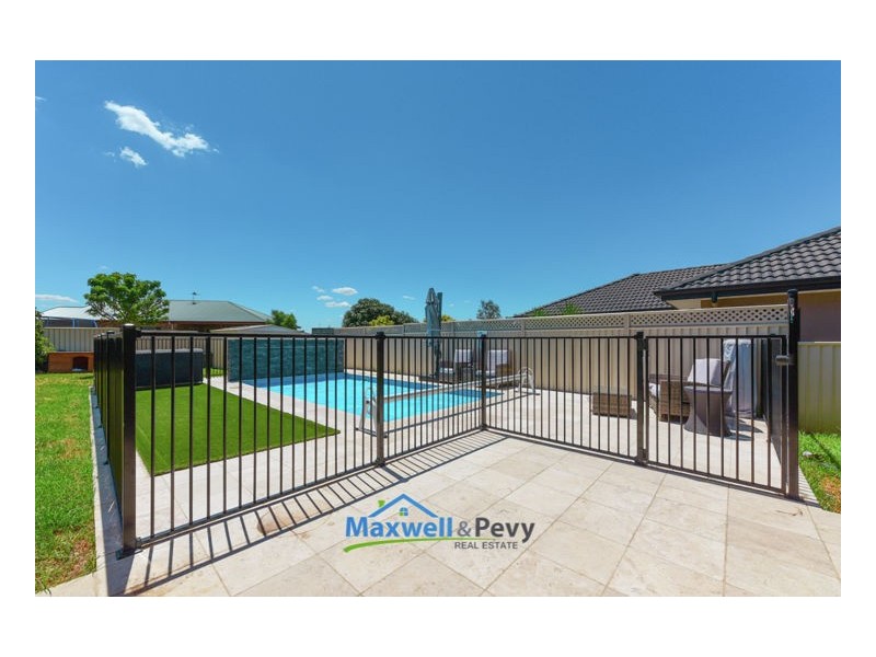 24 Rosella Avenue, Calala NSW 2340