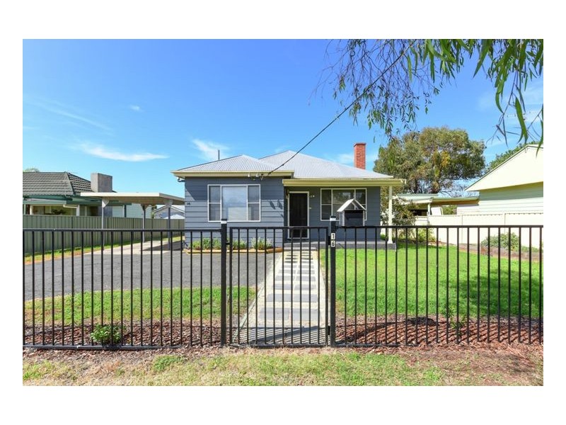 16 Scott Road, Tamworth NSW 2340