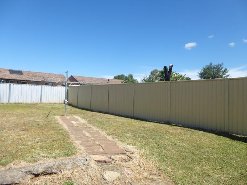 27 Mullumbimby Close, Tamworth NSW 2340