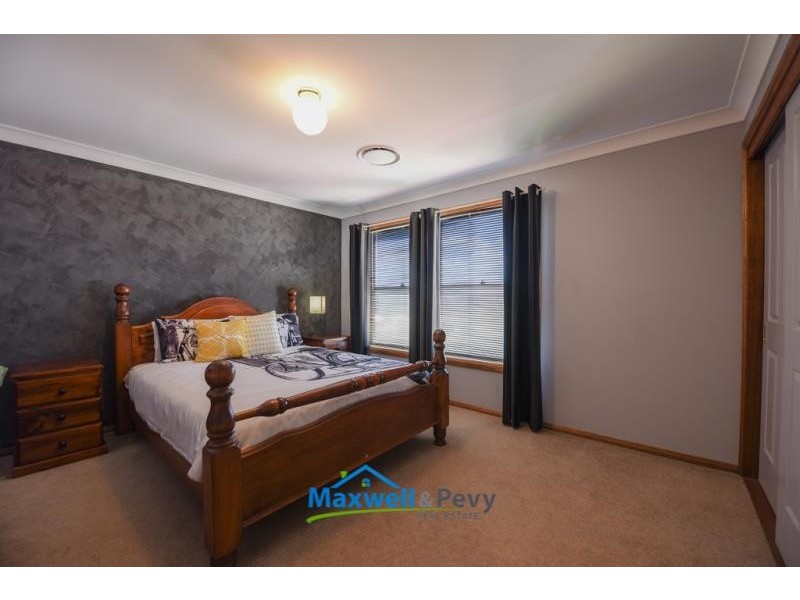 24 Parry Street, Tamworth NSW 2340