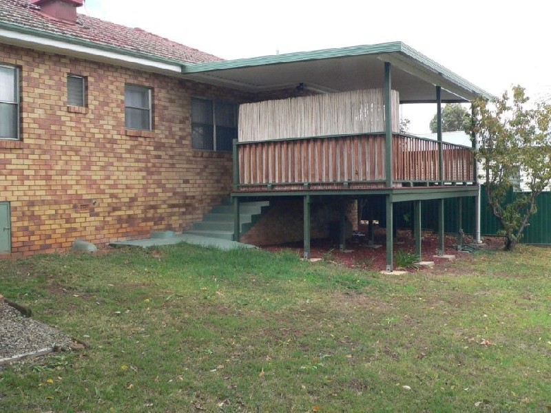 28 HALL STREET, Tamworth NSW 2340