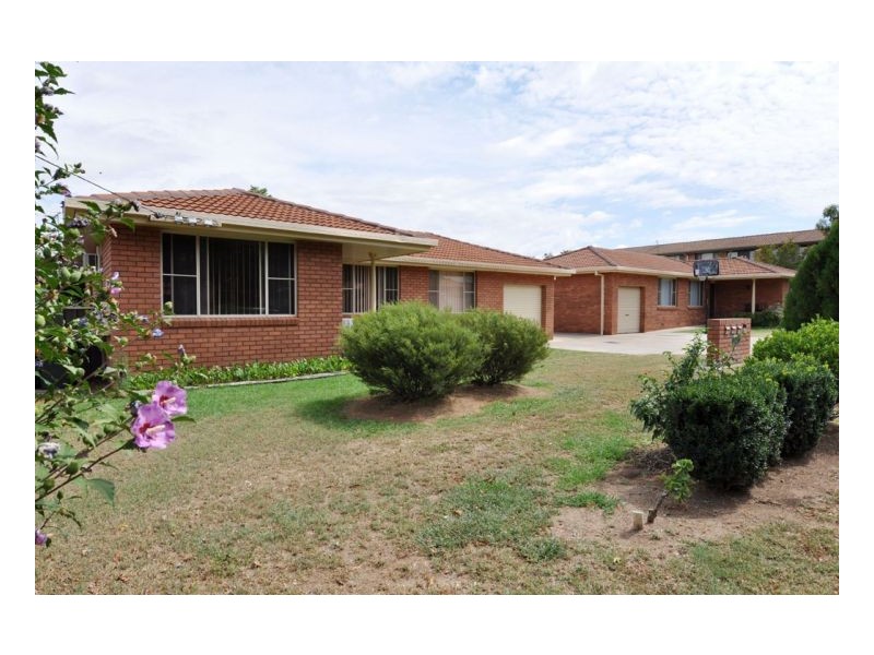 8-10 Barton Lane, Tamworth NSW 2340