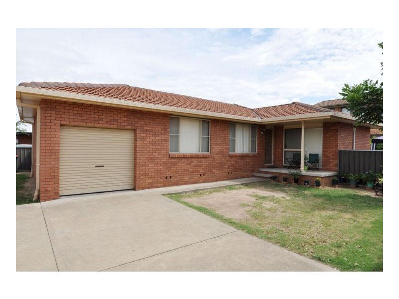8-10 Barton Lane, Tamworth NSW 2340