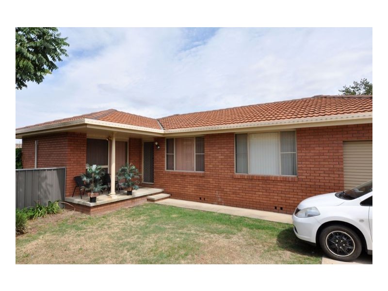 8-10 Barton Lane, Tamworth NSW 2340
