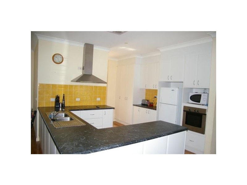 33 Glengarvin Drive, Tamworth NSW 2340