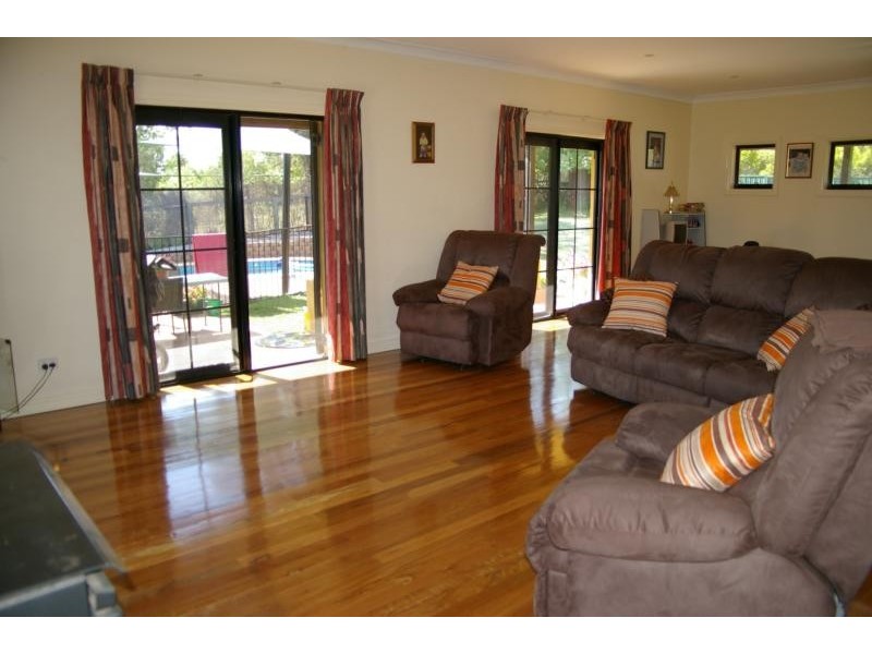 33 Glengarvin Drive, Tamworth NSW 2340