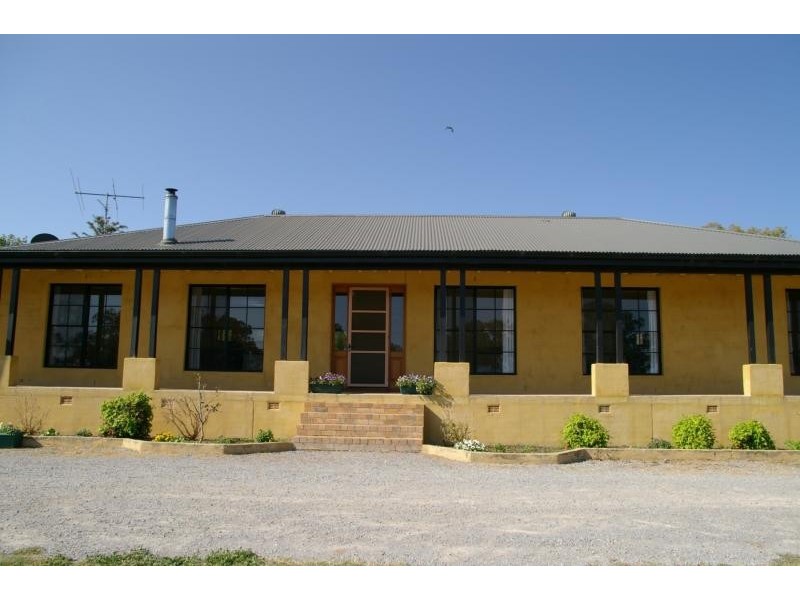 33 Glengarvin Drive, Tamworth NSW 2340