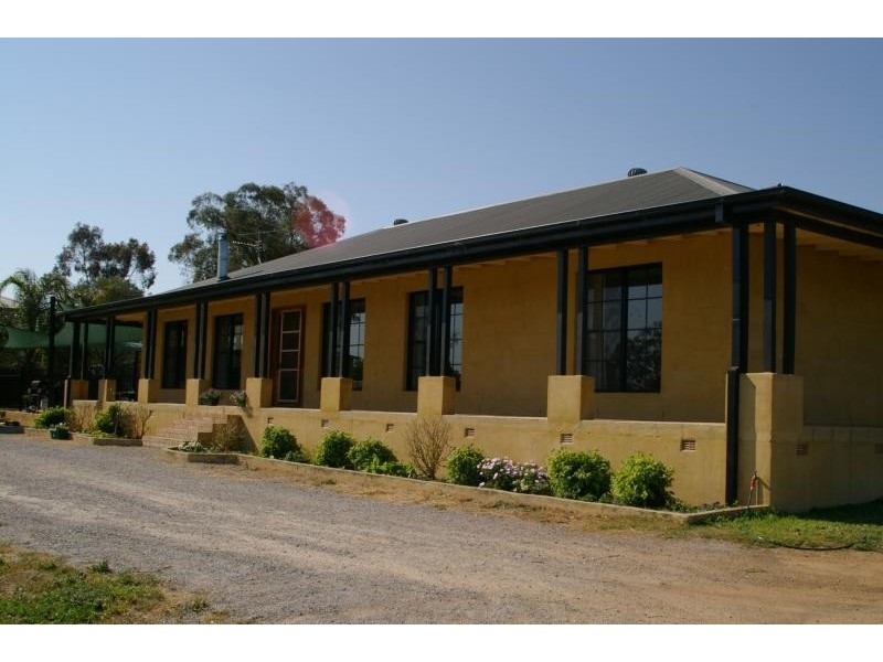33 Glengarvin Drive, Tamworth NSW 2340