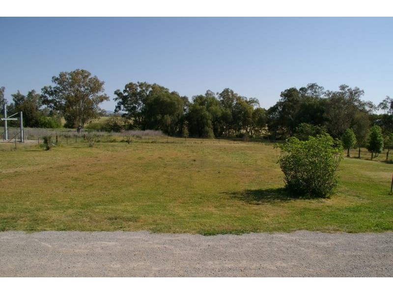 33 Glengarvin Drive, Tamworth NSW 2340