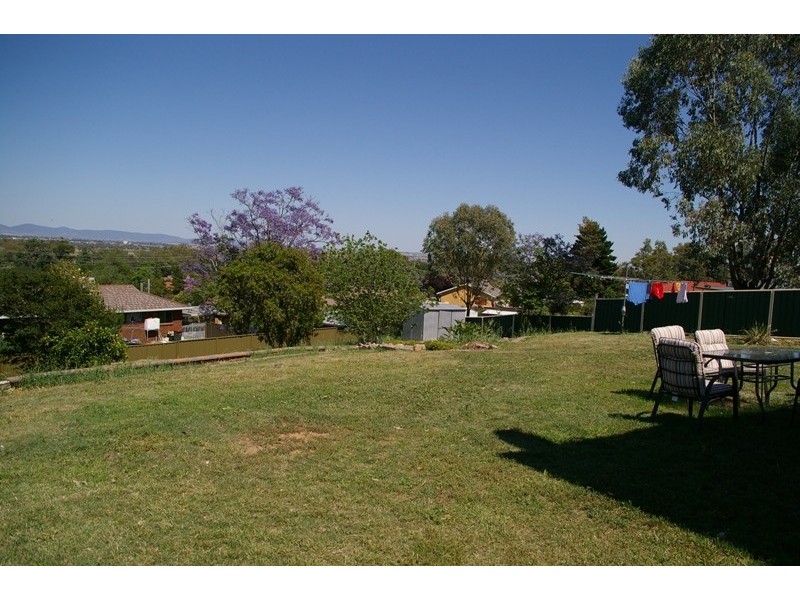 25 Woodbry Crescent, Tamworth NSW 2340