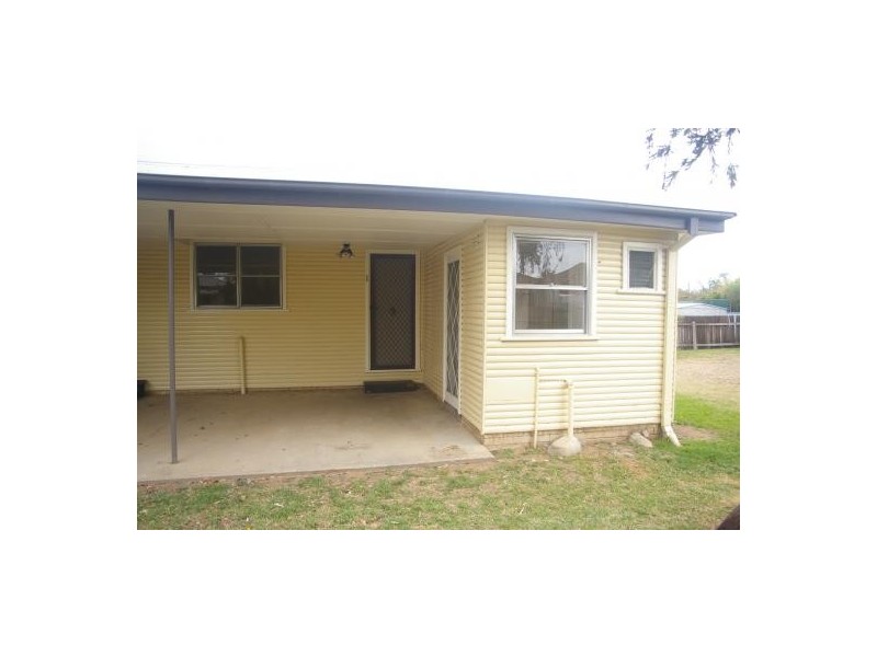 1/2 ROBINA STREET, Tamworth NSW 2340