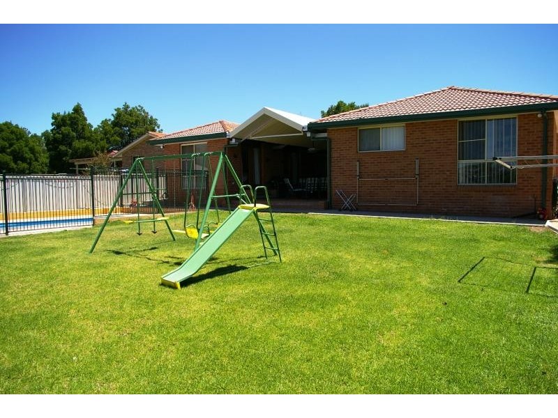 12 Banjo Circuit, Tamworth NSW 2340