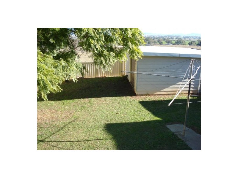 9 PEEL STREET, Tamworth NSW 2340
