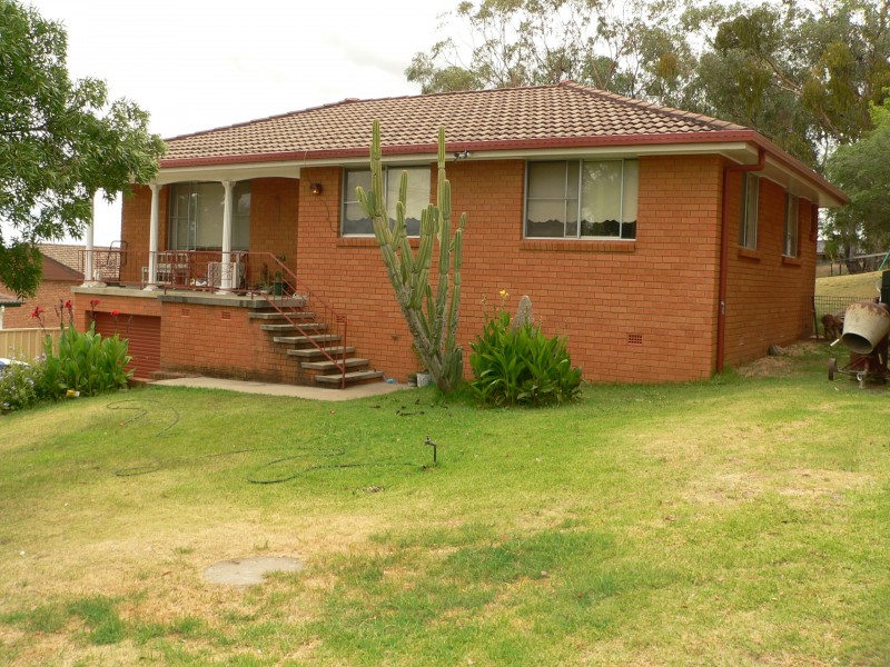 13 LESLEY STREET, Tamworth NSW 2340