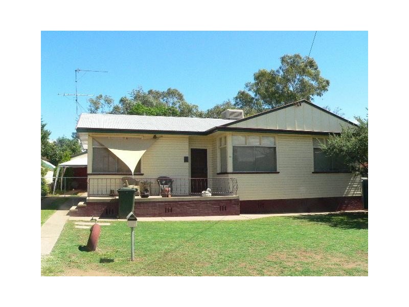 16 ERWIN STREET, Tamworth NSW 2340