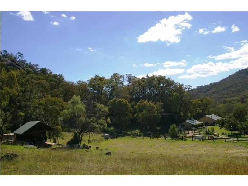 40 Moonbi Lookout RD, Moonbi NSW 2353