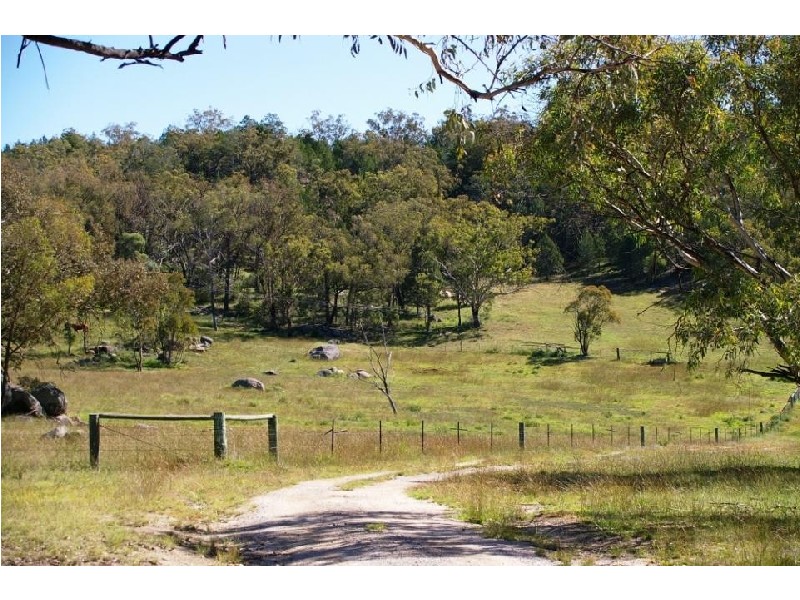 40 Moonbi Lookout RD, Moonbi NSW 2353