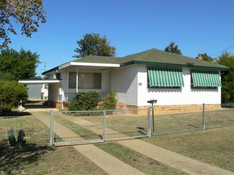 11 PRESTON AVENUE, Tamworth NSW 2340