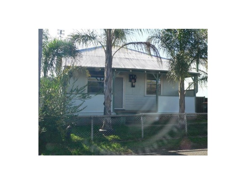 30 GRIFFIN AVENUE, Tamworth NSW 2340