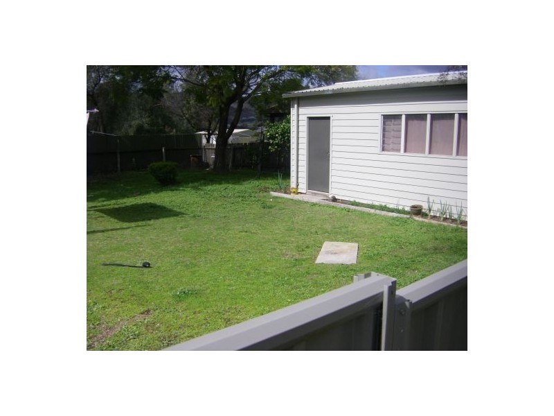 16 CHELMSFORD STREET, Kootingal NSW 2352