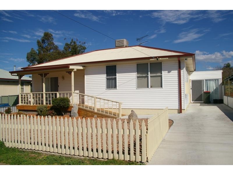 45 Robert Street, Tamworth NSW 2340