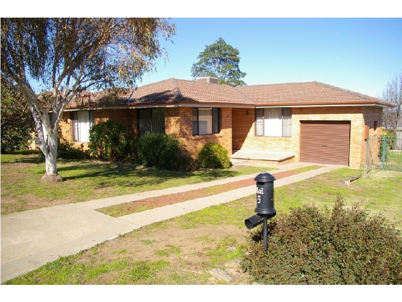 5 Wright ST, Tamworth NSW 2340