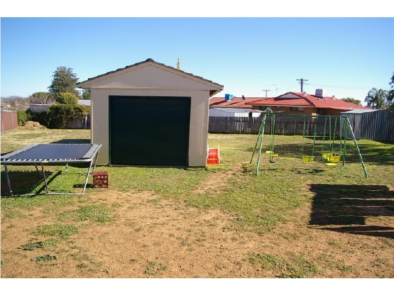 93 Warral Rd, Tamworth NSW 2340
