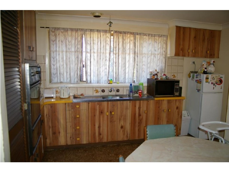 93 Warral Rd, Tamworth NSW 2340