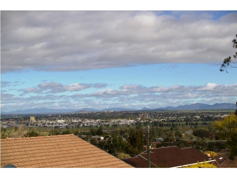 89 Yarmouth Pde, Tamworth NSW 2340