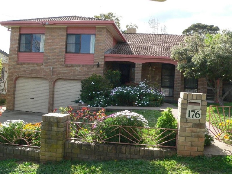 176 BRISBANE STREET, Tamworth NSW 2340