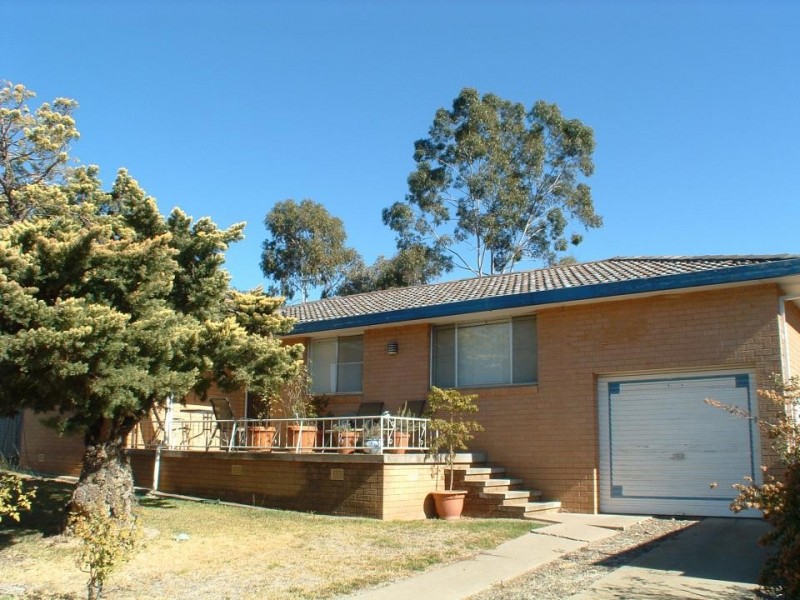 6 BURINDI AVENUE, Tamworth NSW 2340