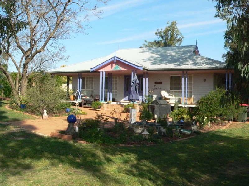 5 CURLEW CRESCENT, Tamworth NSW 2340