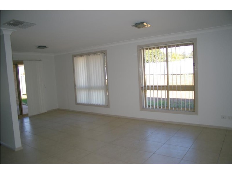 19 HIBISCUS WAY, Tamworth NSW 2340