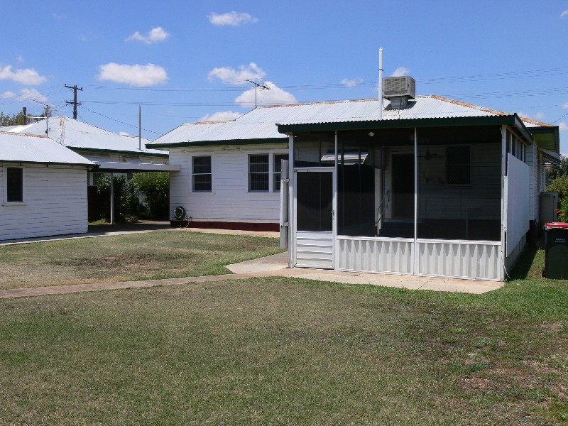 80 Piper Street, Tamworth NSW 2340