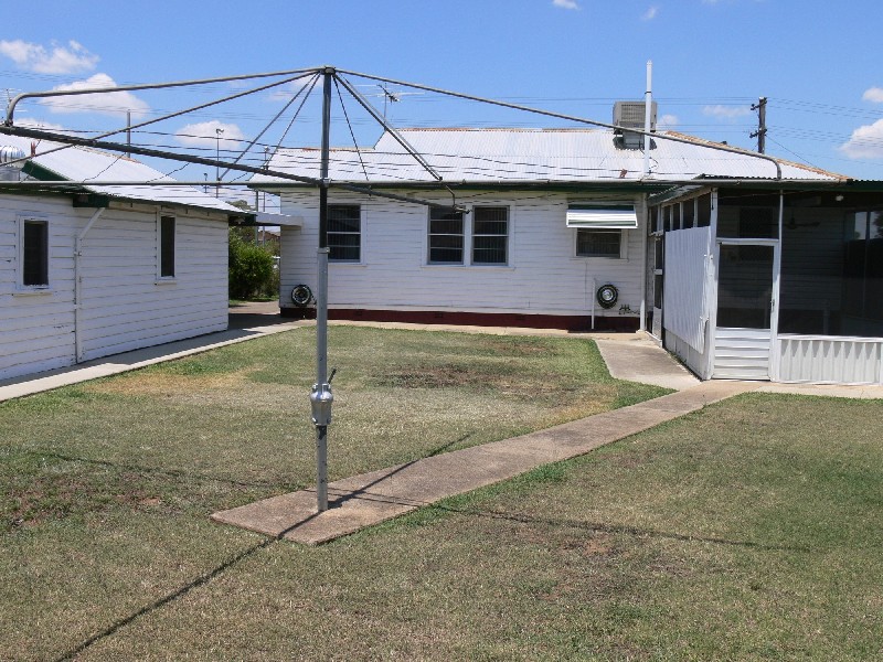 80 Piper Street, Tamworth NSW 2340