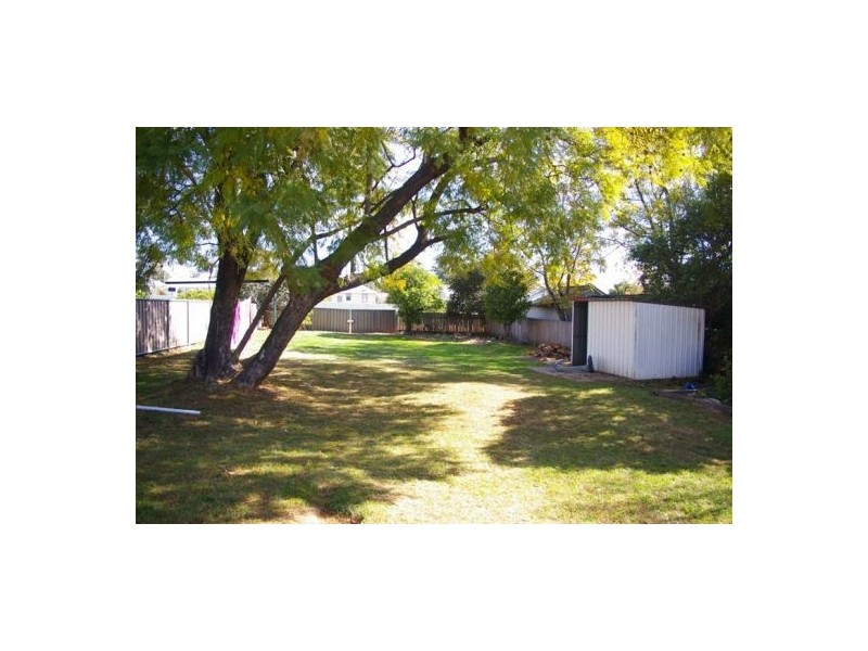 18 HILLVUE ROAD, Tamworth NSW 2340