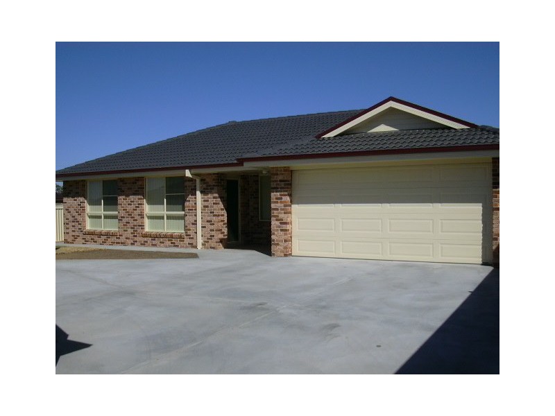 2/70 Grant Street, Tamworth NSW 2340