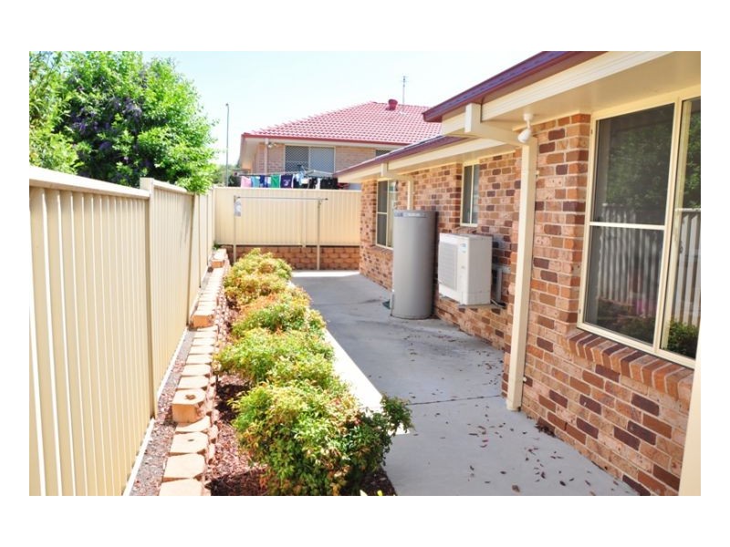 2/70 Grant Street, Tamworth NSW 2340