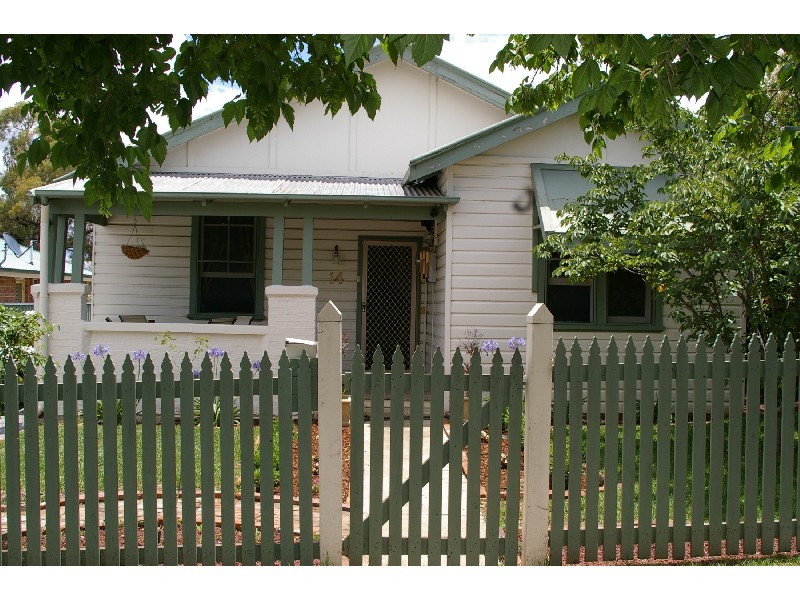 14 Dean Street, Tamworth NSW 2340