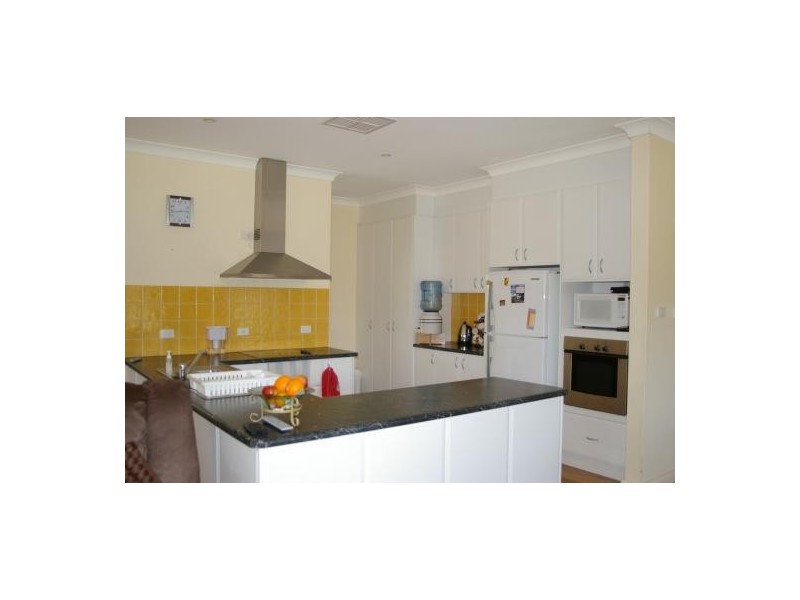 33 GLENGARVIN DRIVE, Tamworth NSW 2340