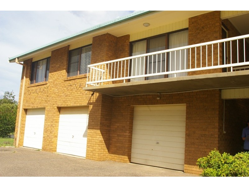 4 Illoura Street, Tamworth NSW 2340