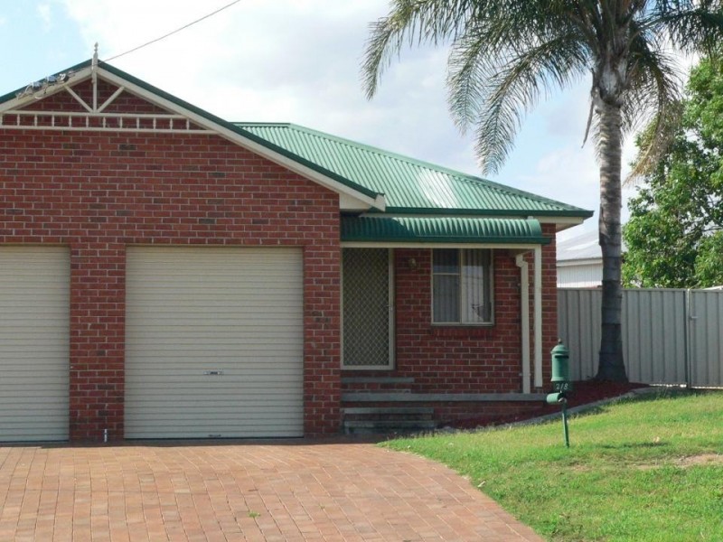 2/8 CURLEW CRESCENT, Tamworth NSW 2340