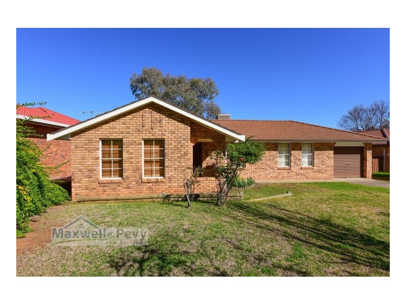 2 Wattle Close, Tamworth NSW 2340
