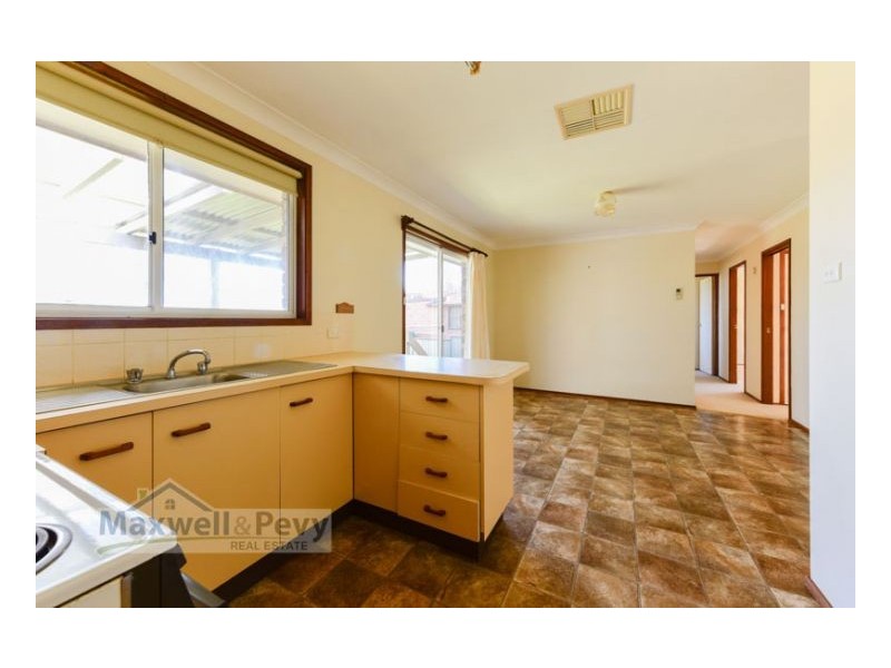 2 Wattle Close, Tamworth NSW 2340