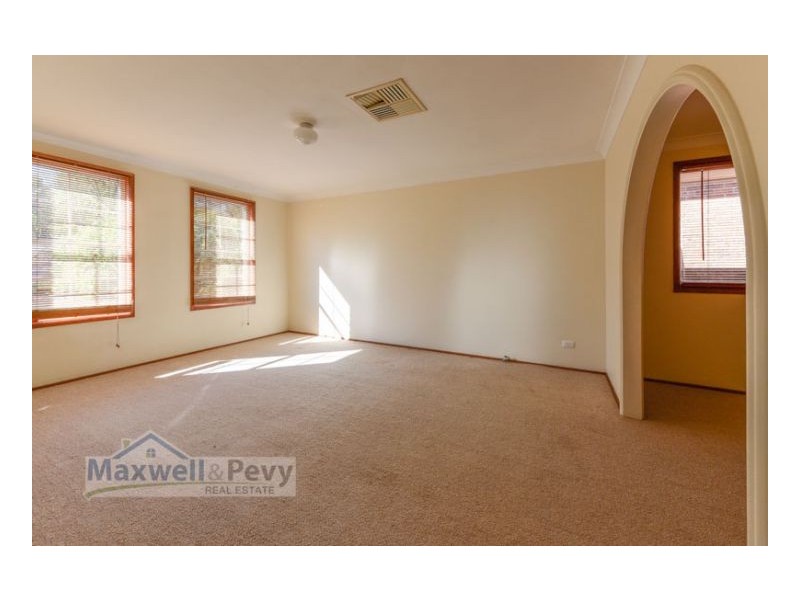 2 Wattle Close, Tamworth NSW 2340
