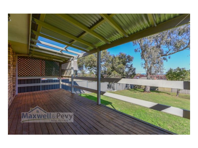 2 Wattle Close, Tamworth NSW 2340