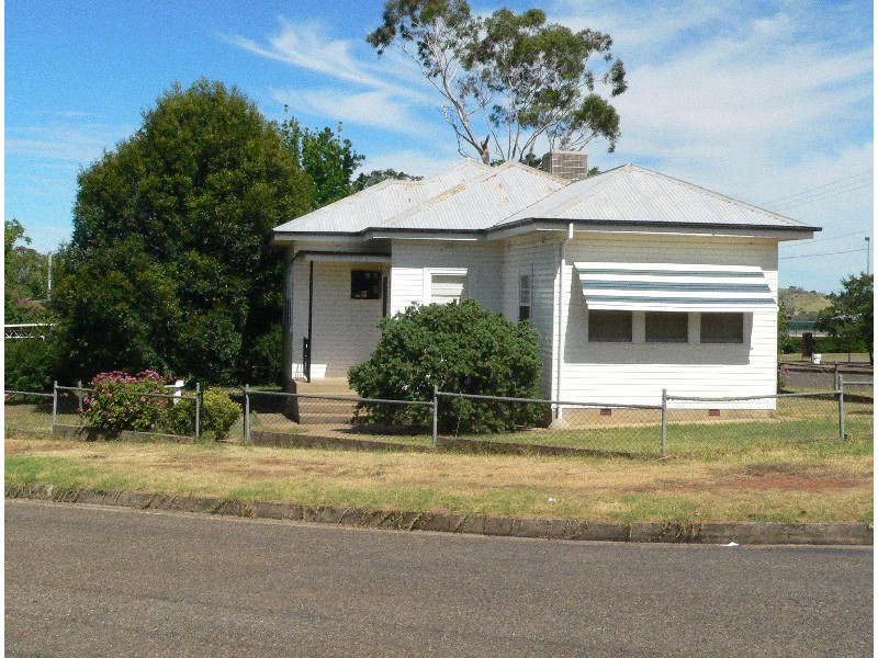 14 Russell, Tamworth NSW 2340