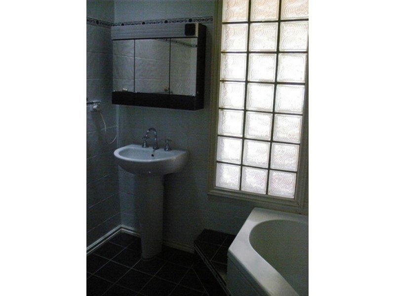 42 DENMAN AVE, Kootingal NSW 2352