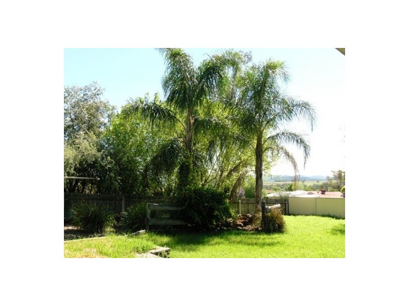 42 DENMAN AVE, Kootingal NSW 2352